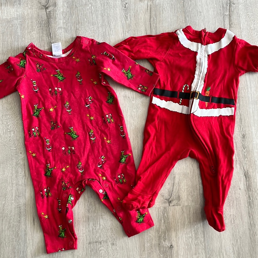 Bundle 3-6M santa and grinch pjs